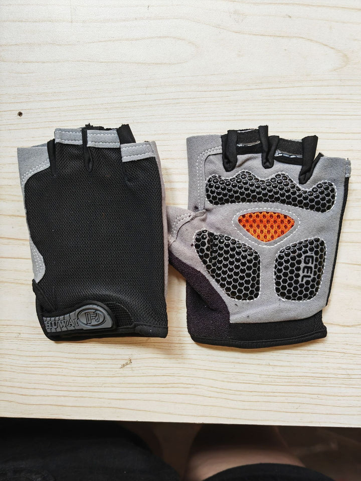 Breathable Half Finger Cycling Gloves for Men and Women